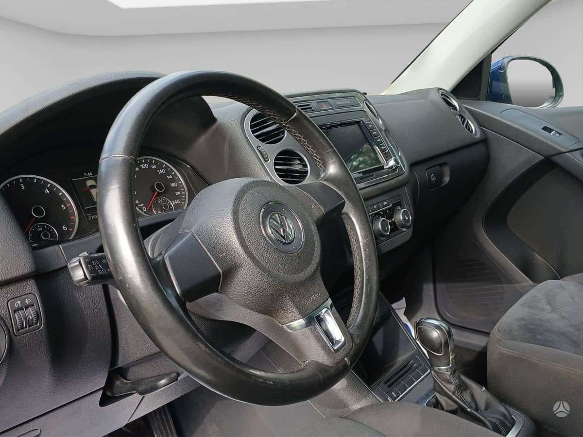 Volkswagen Tiguan - 10