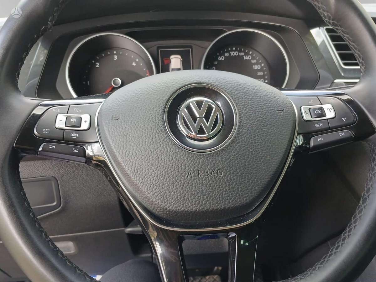 Volkswagen Tiguan - 9