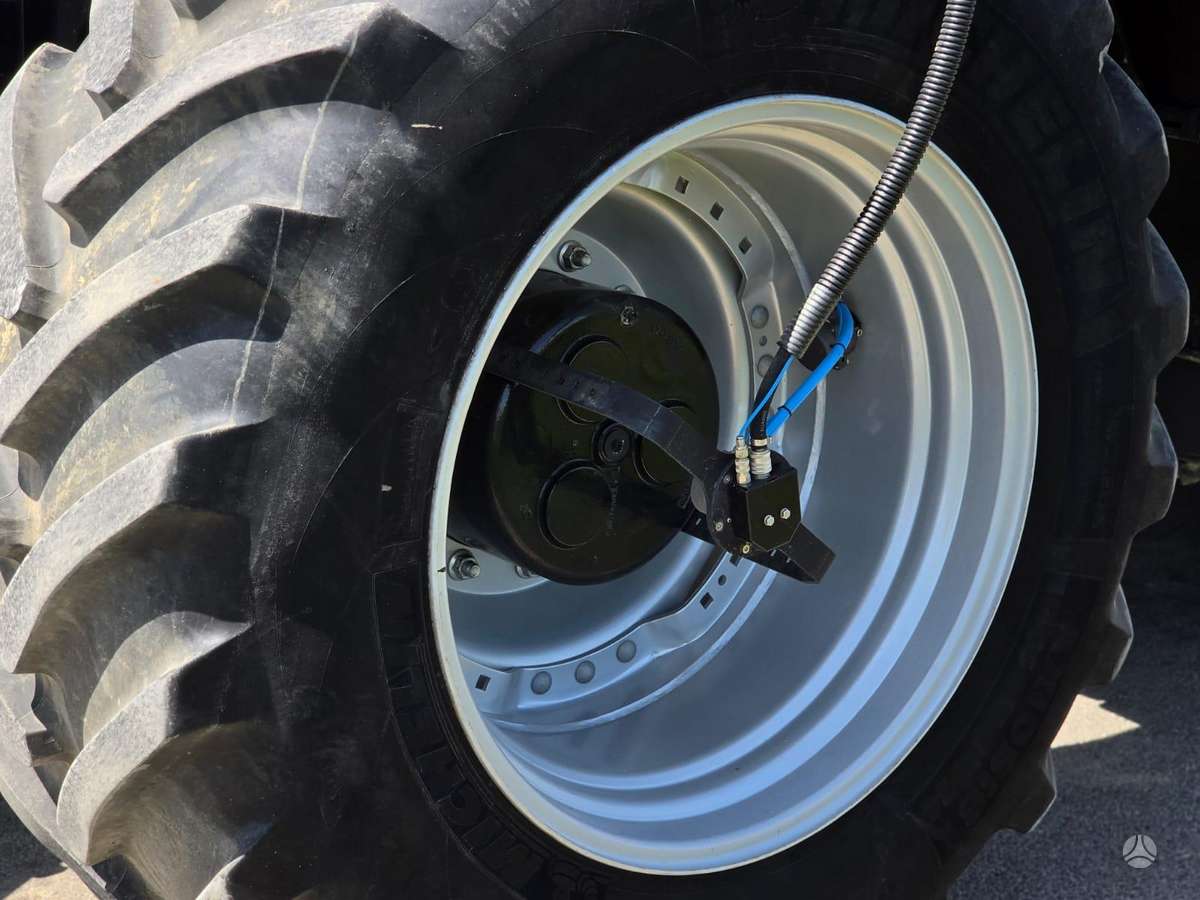 Case-IH Optum 300, traktoriai