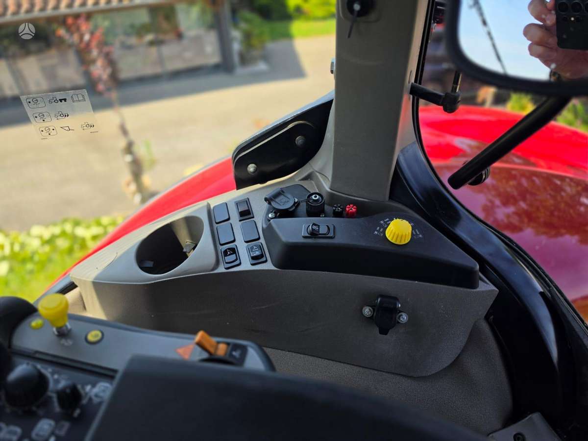 Case-IH Optum 300, traktoriai