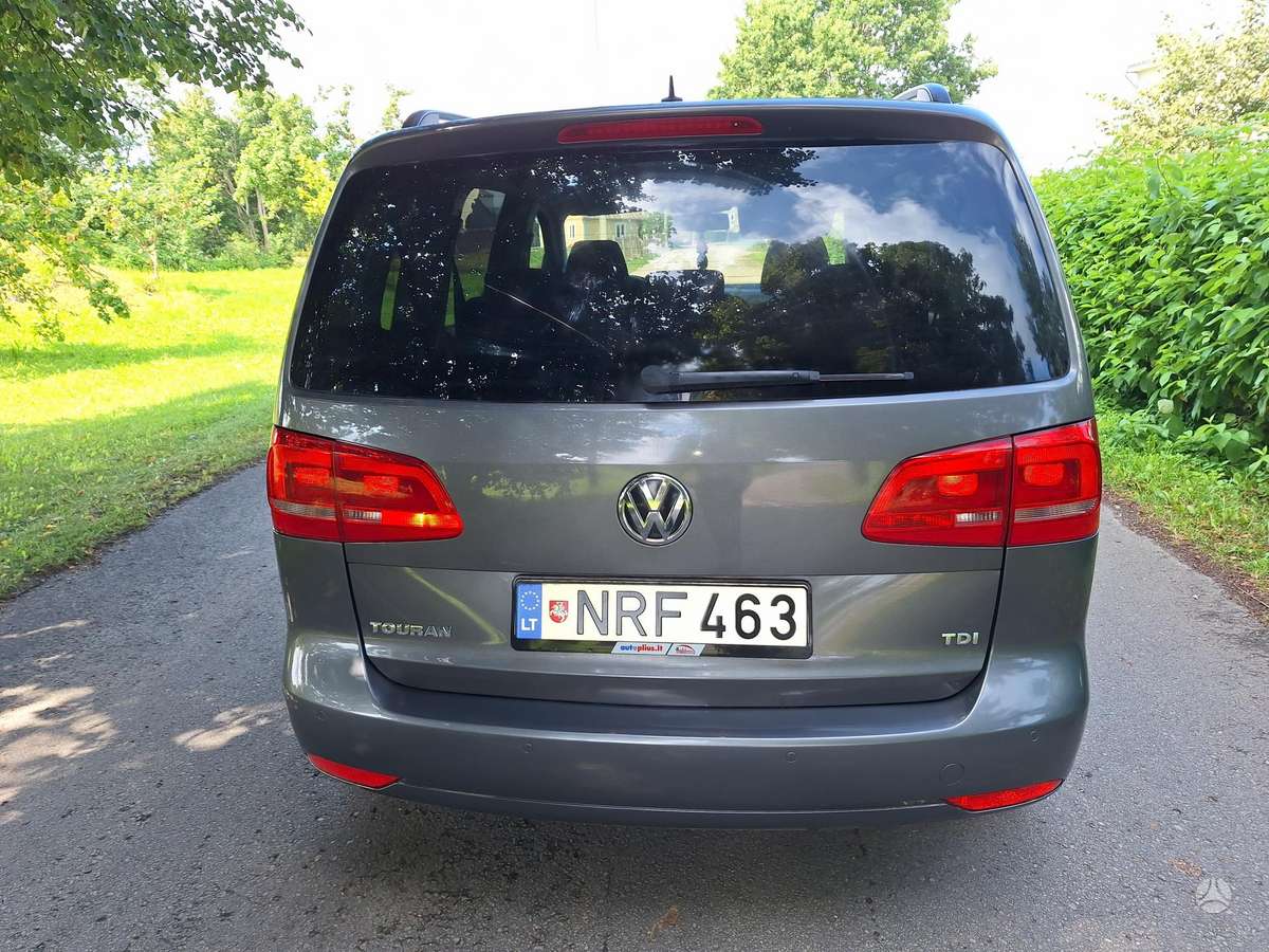 Volkswagen Touran - 4