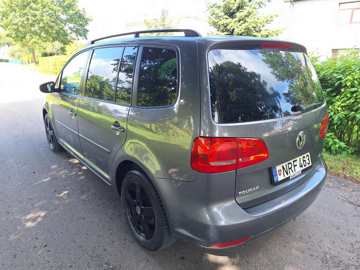 Volkswagen Touran - 5