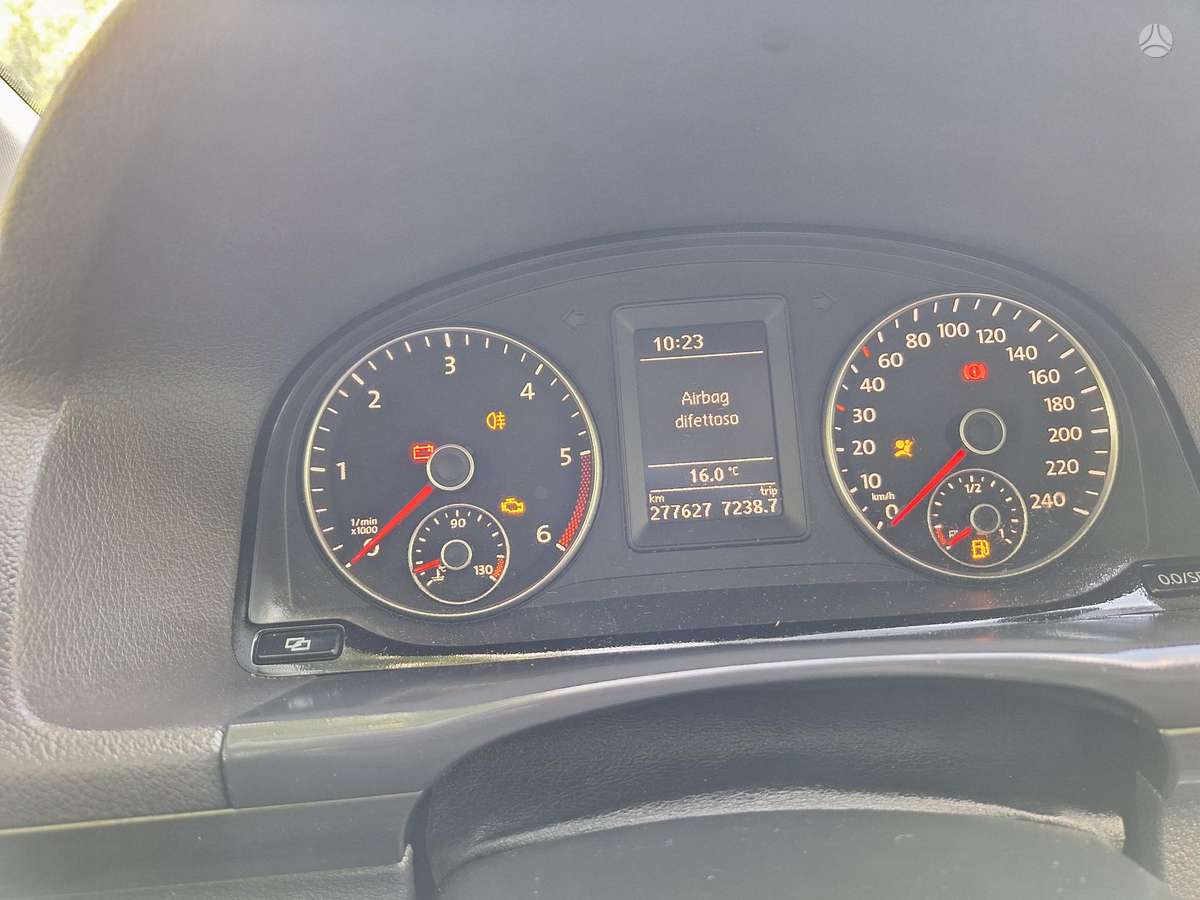 Volkswagen Touran - 9