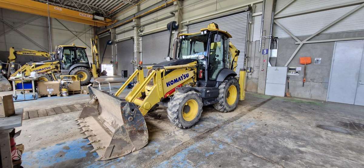 Komatsu WB98R-8, excavator loader