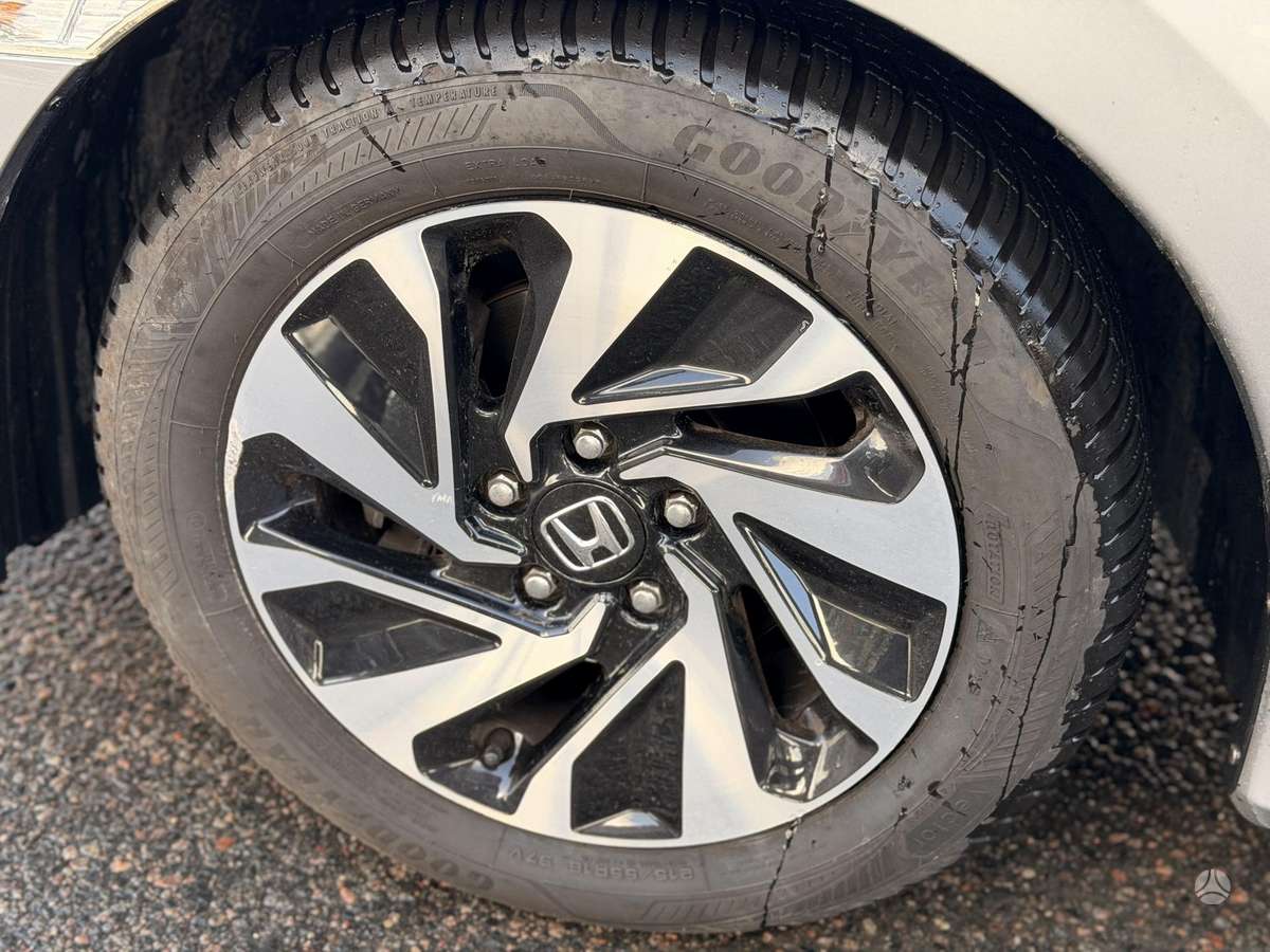 Honda Civic, 1.0 l., hatchback