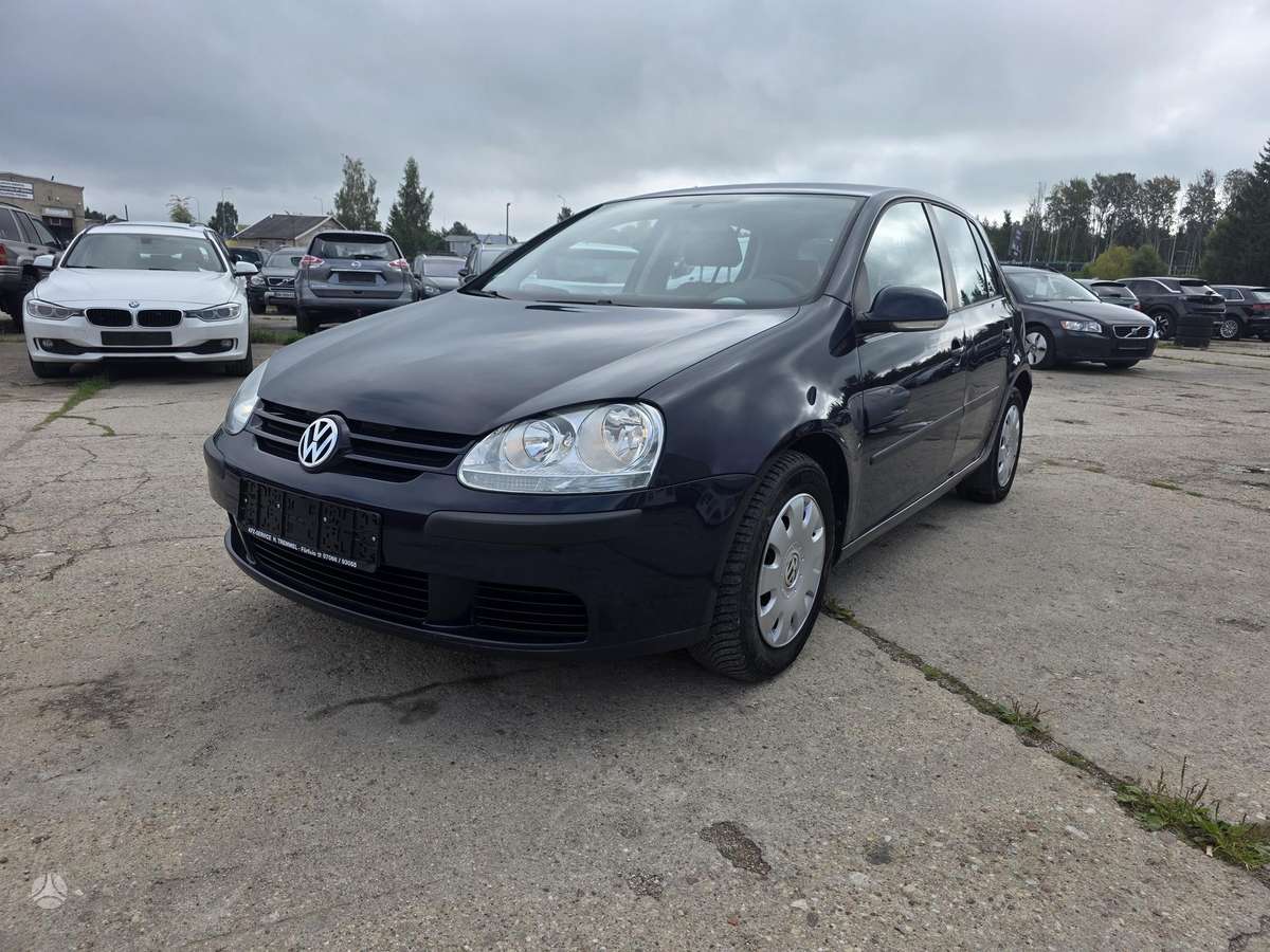 Volkswagen Golf - 1