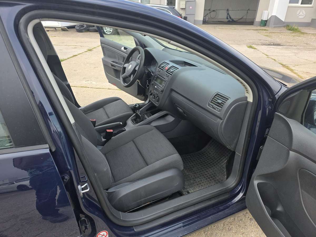Volkswagen Golf - 12