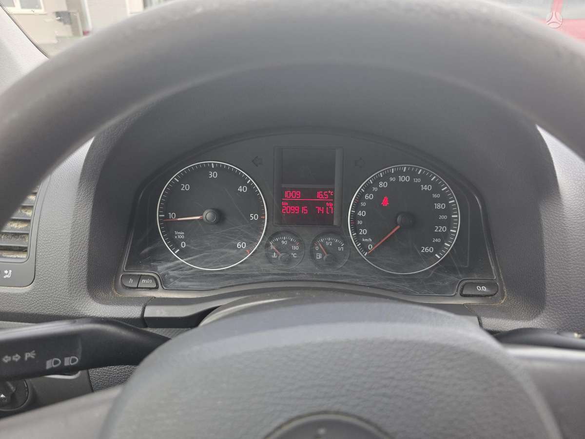 Volkswagen Golf - 9