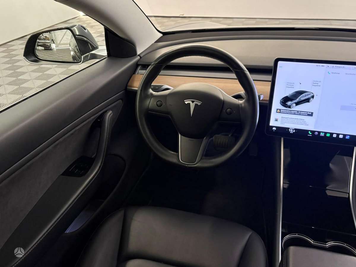 Tesla Model 3, 79 kWh, hatchback