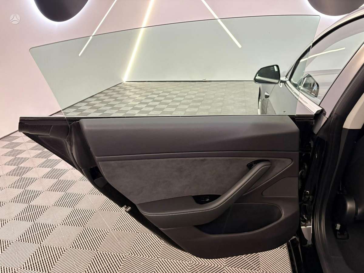 Tesla Model 3, 79 кВт·ч, Хэтчбек