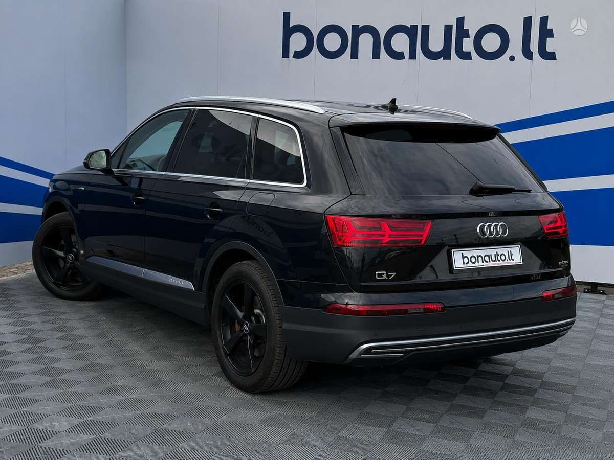 Audi Q7 e-tron, 3.0 l., off-road / crossover