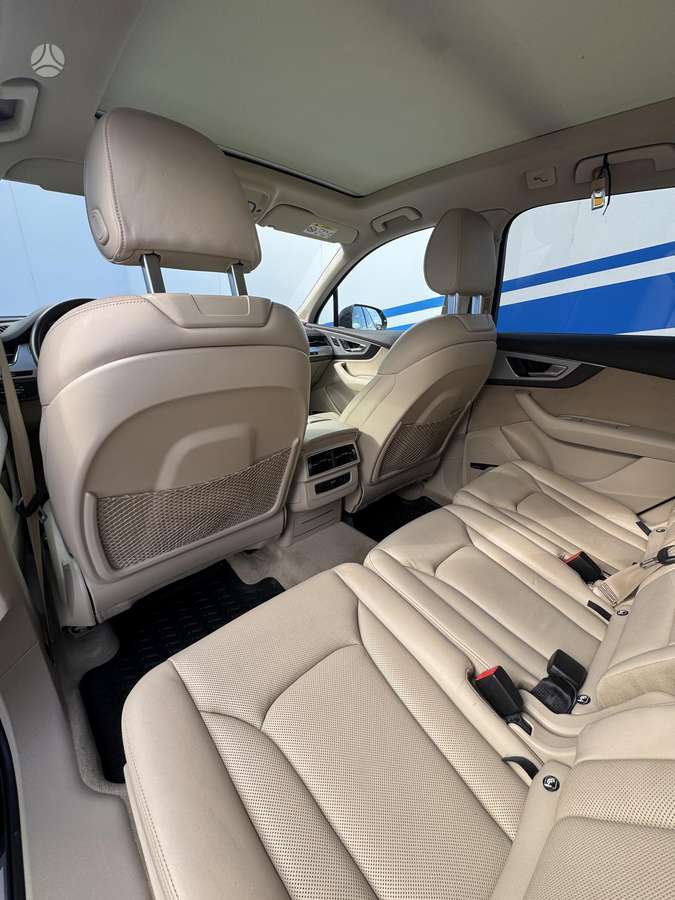 Audi Q7 e-tron, 3.0 l., off-road / crossover