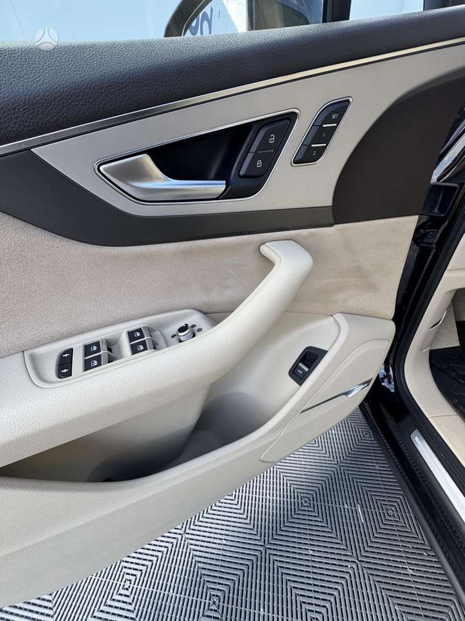 Audi Q7 e-tron, 3.0 l., off-road / crossover