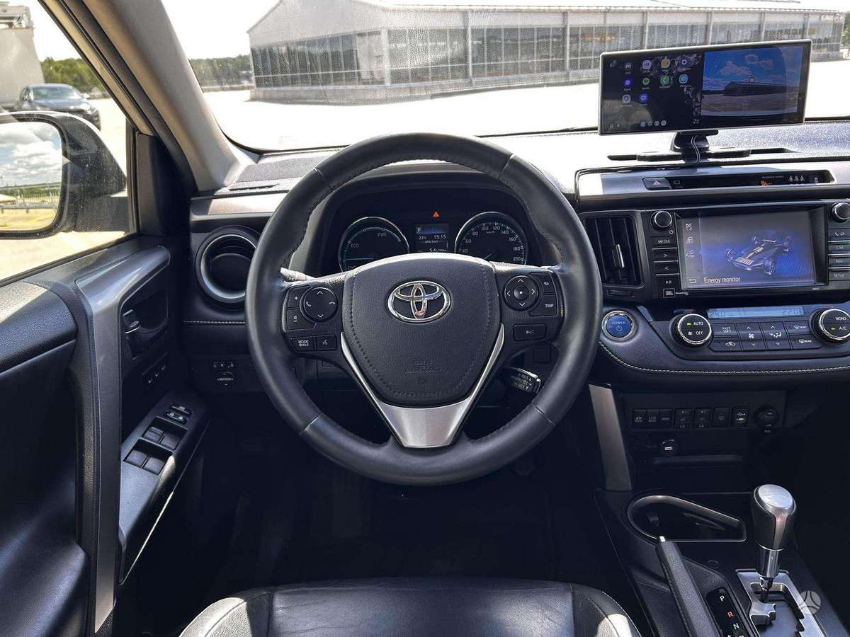 Toyota RAV4 - 10