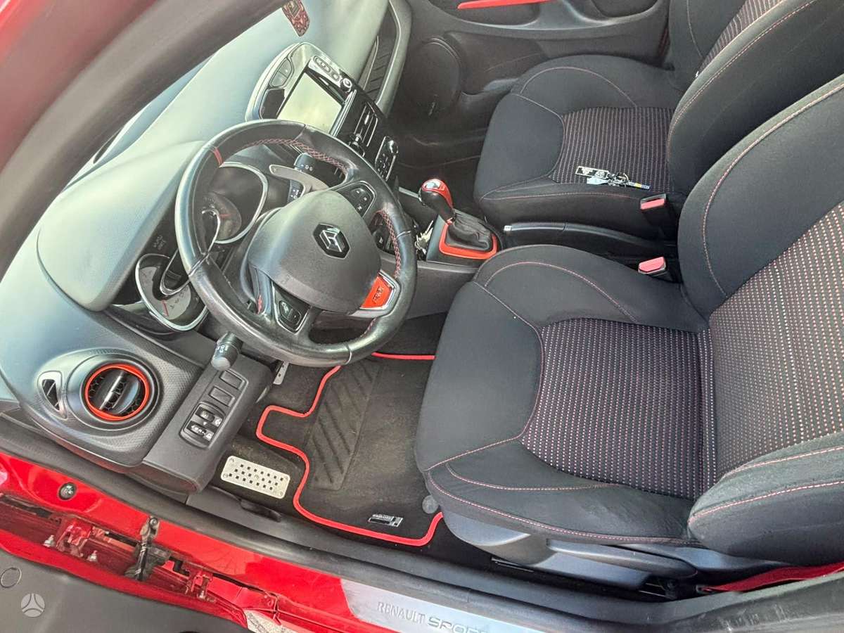 Renault Clio - 8