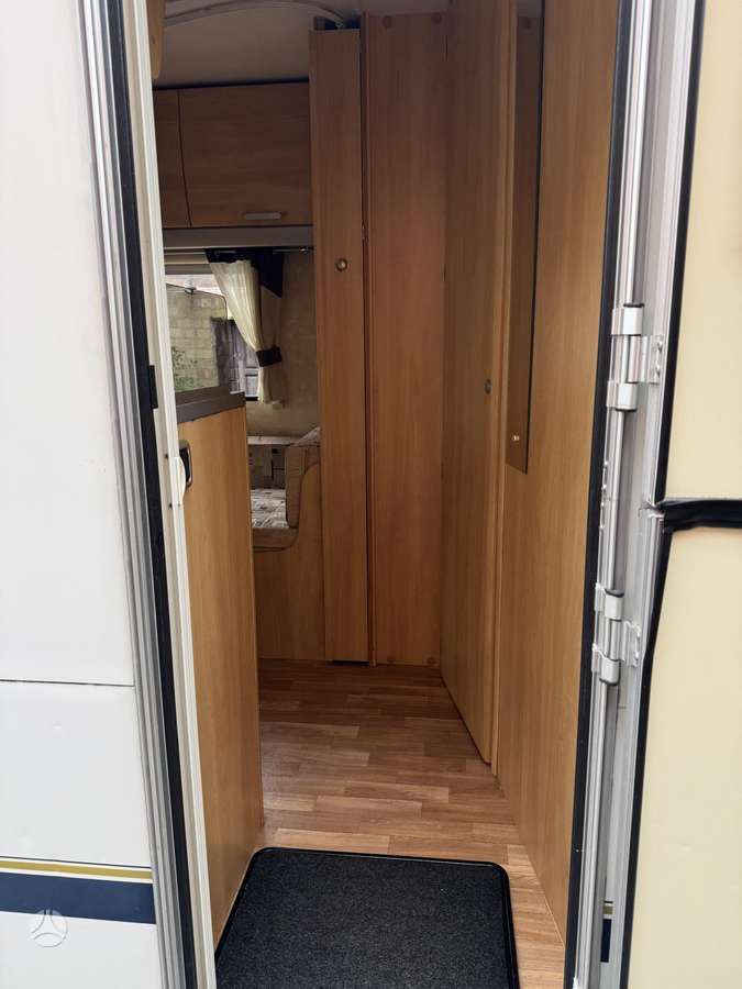 Sterling Europa 525, caravans