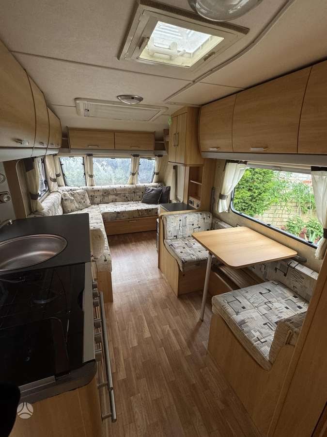 Sterling Europa 525, caravans
