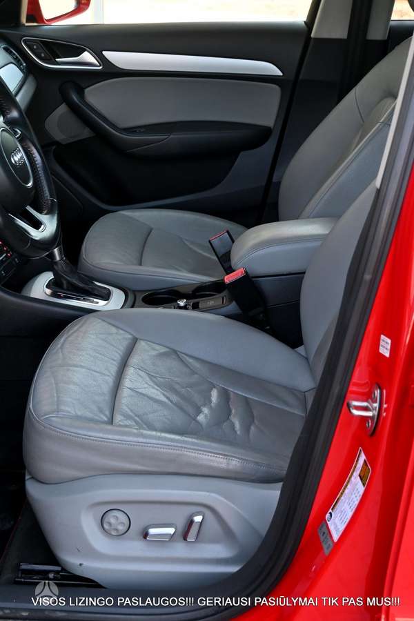 Audi Q3, 2.0 l., off-road / crossover