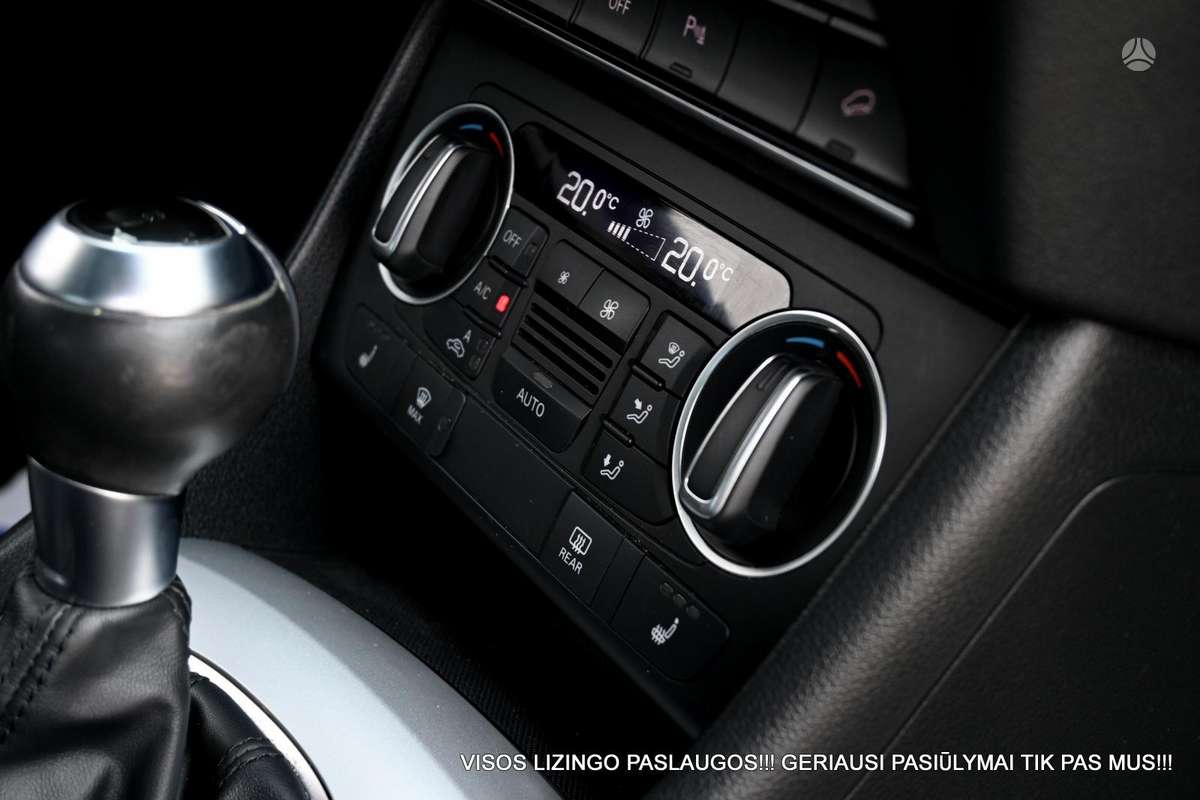 Audi Q3, 2.0 l., off-road / crossover