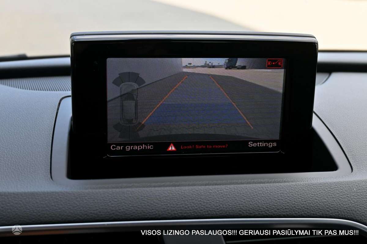 Audi Q3, 2.0 l., off-road / crossover