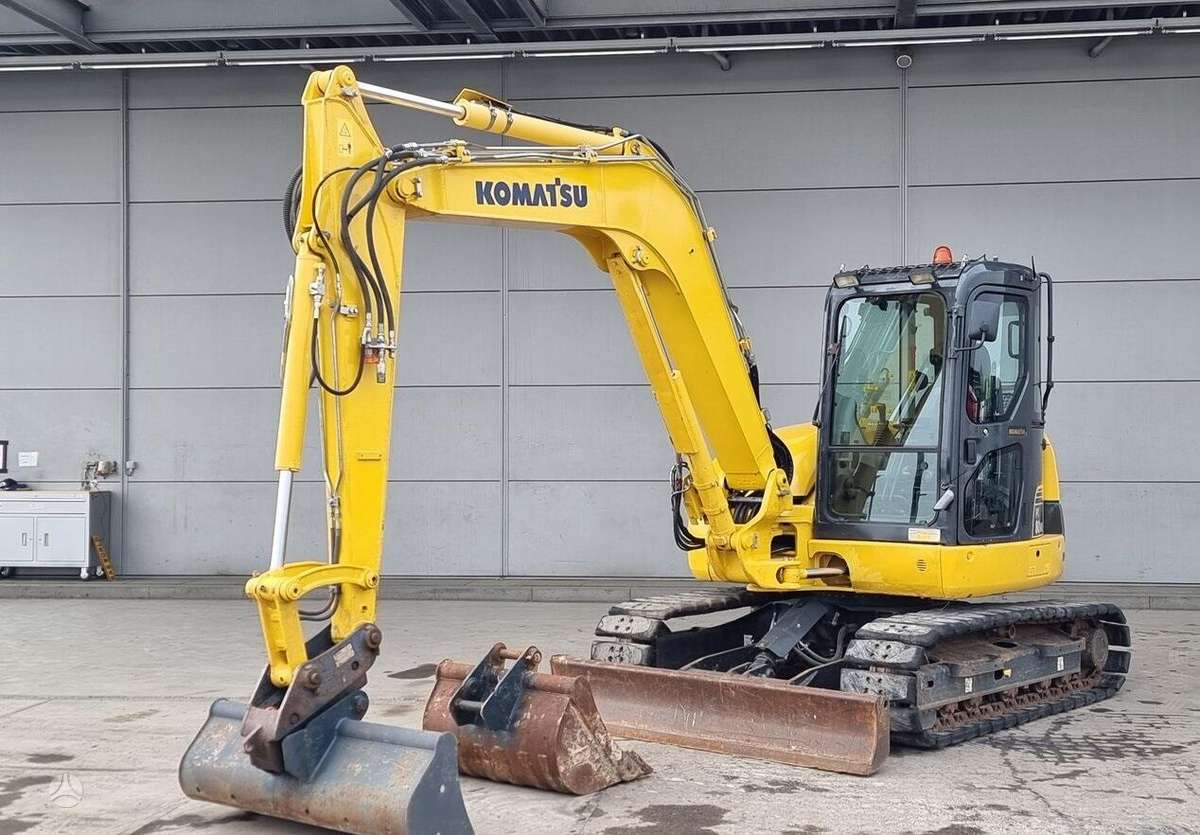 Komatsu P8M, excavator