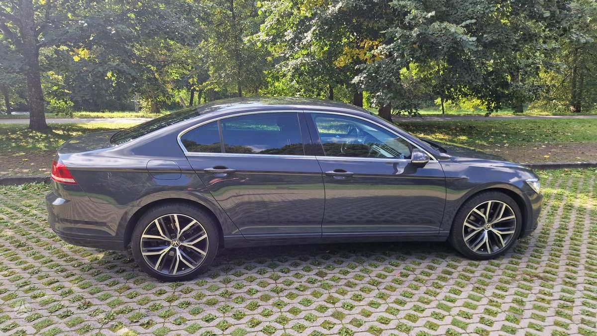 Volkswagen Passat - 4