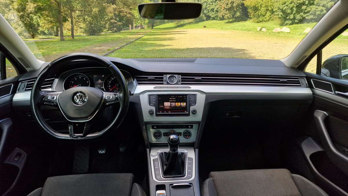 Volkswagen Passat - 5