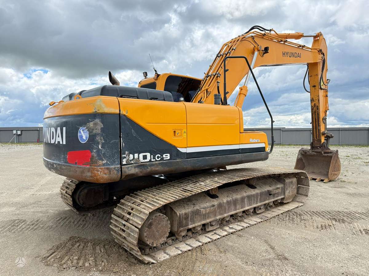 Hyundai Robex 210 LC-9, ekskavatoriai