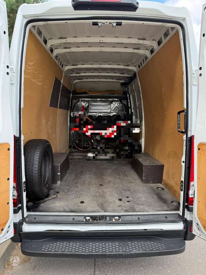Iveco Daily, 2.3 l., cargo van