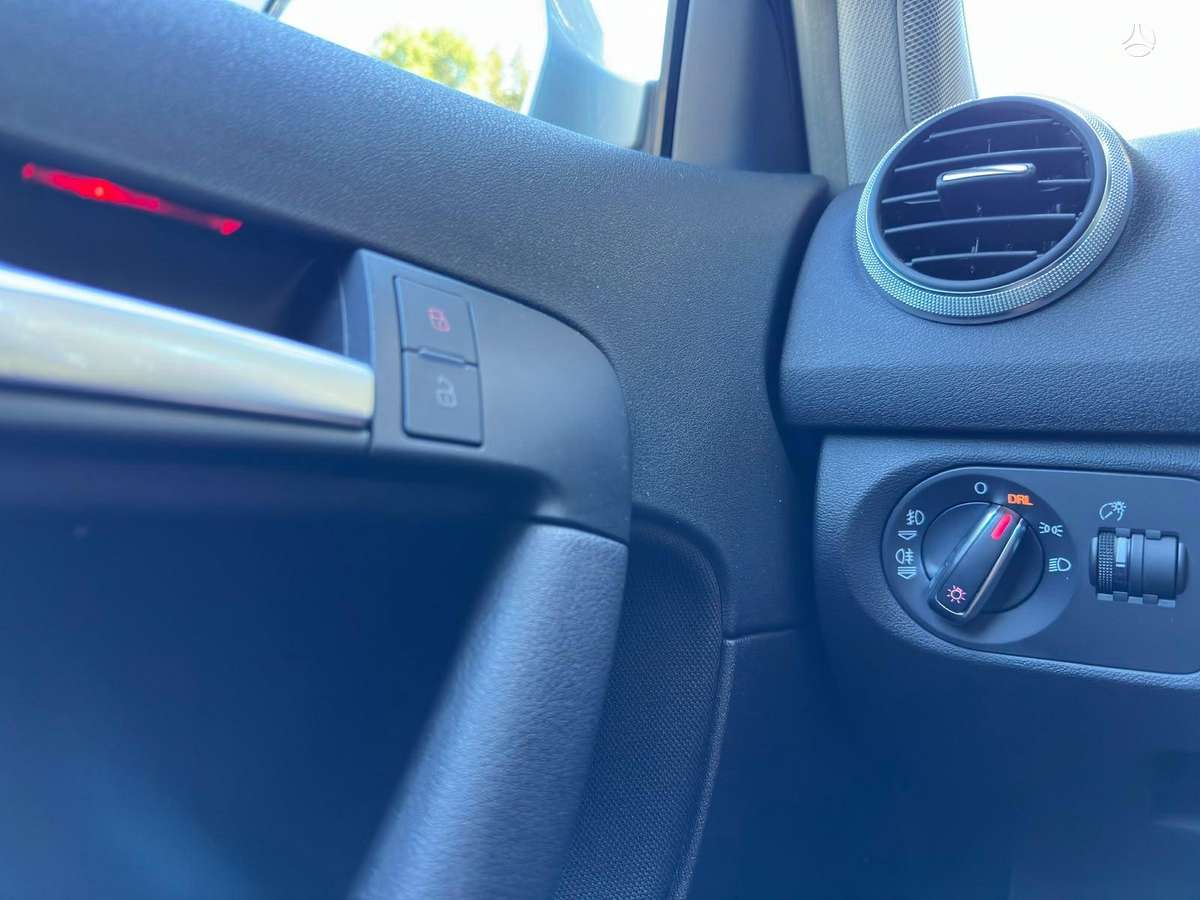 Audi A3, 1.6 l., Хэтчбек