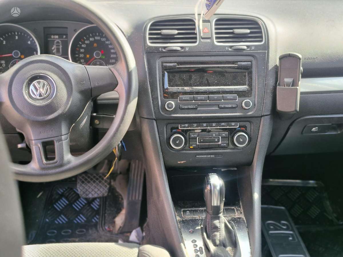 Volkswagen Golf - 4