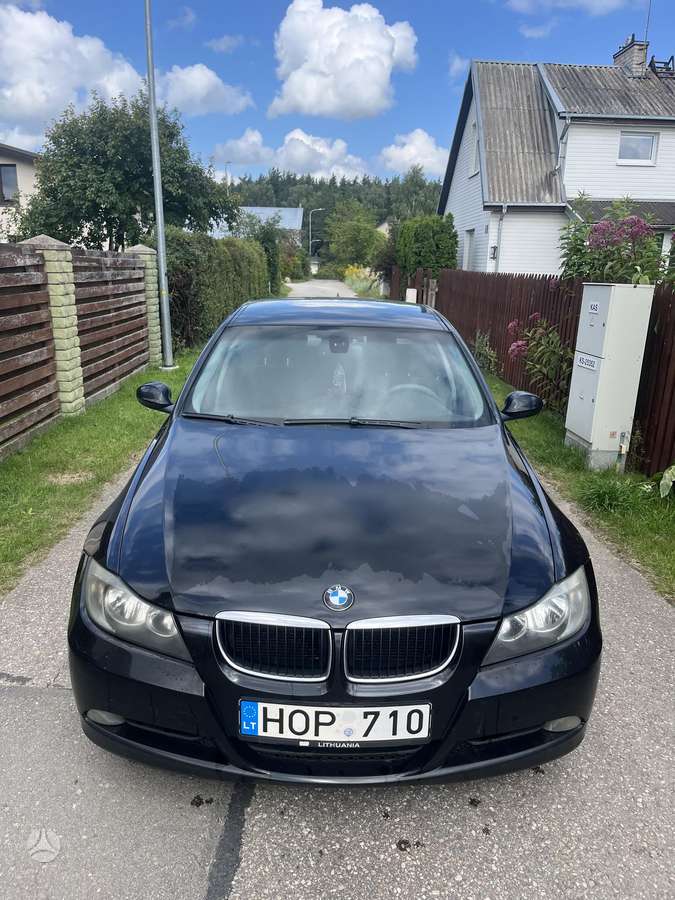 BMW 318, 2.0 l., Седан