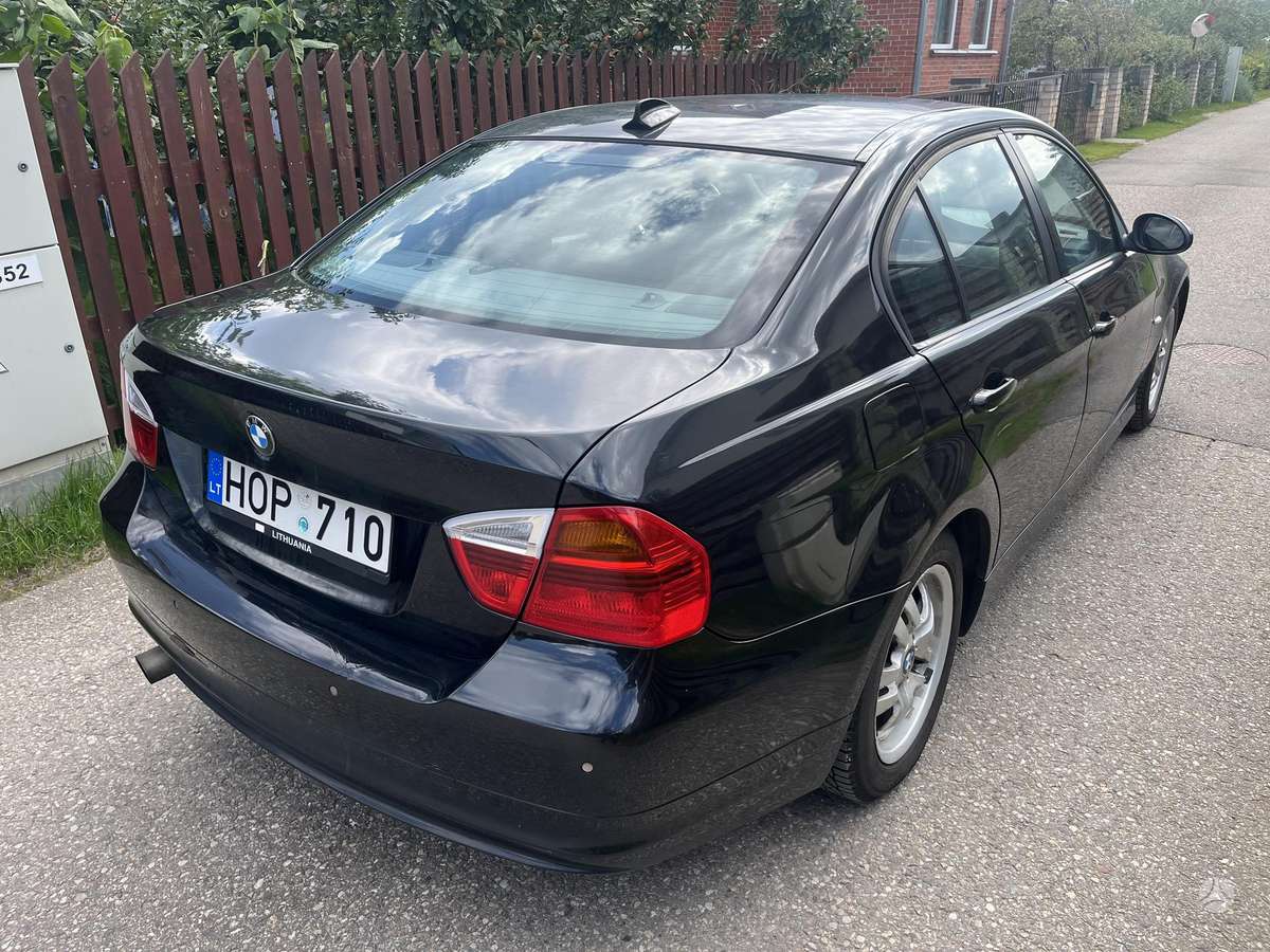BMW 318, 2.0 l., Седан