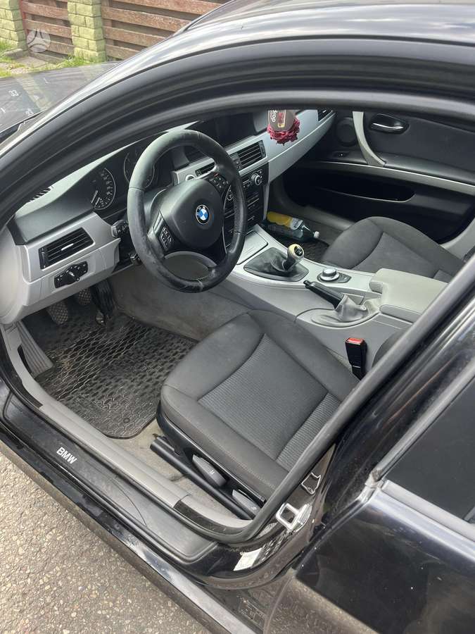 BMW 318, 2.0 l., Седан