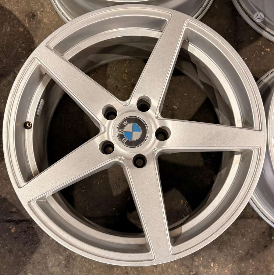 BMW, lengvojo lydinio, R18