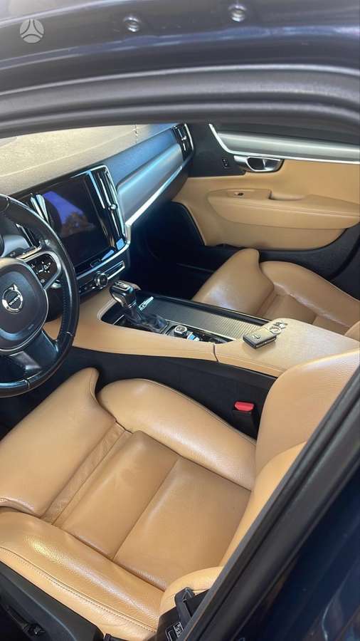 Volvo S90, 2.0 l., Седан