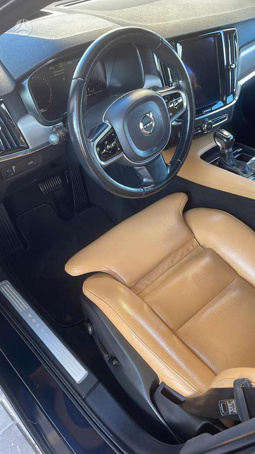 Volvo S90, 2.0 l., Седан