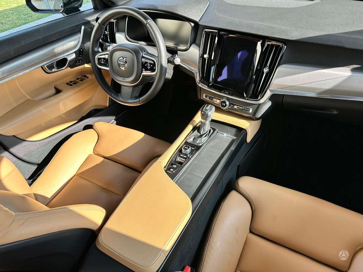 Volvo S90, 2.0 l., Седан