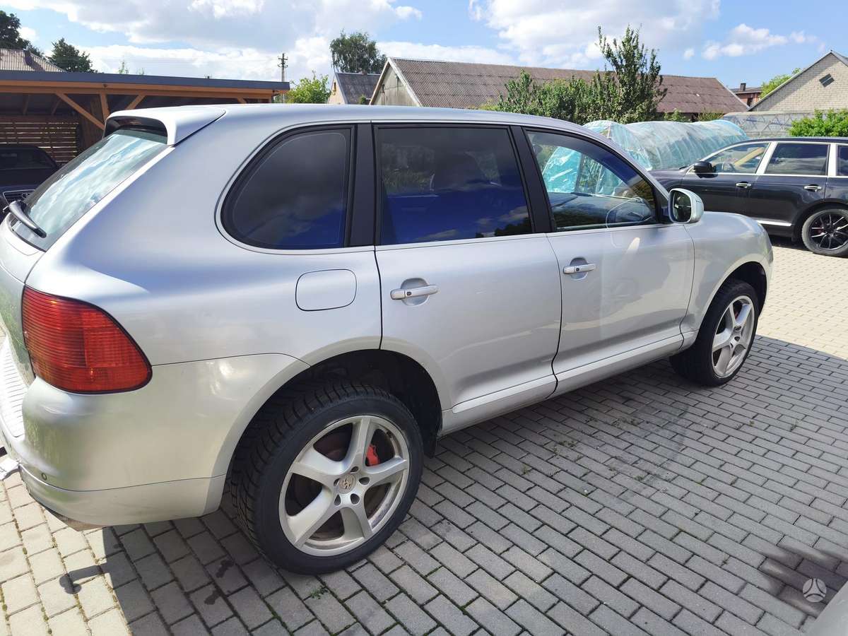 Porsche Cayenne - 3