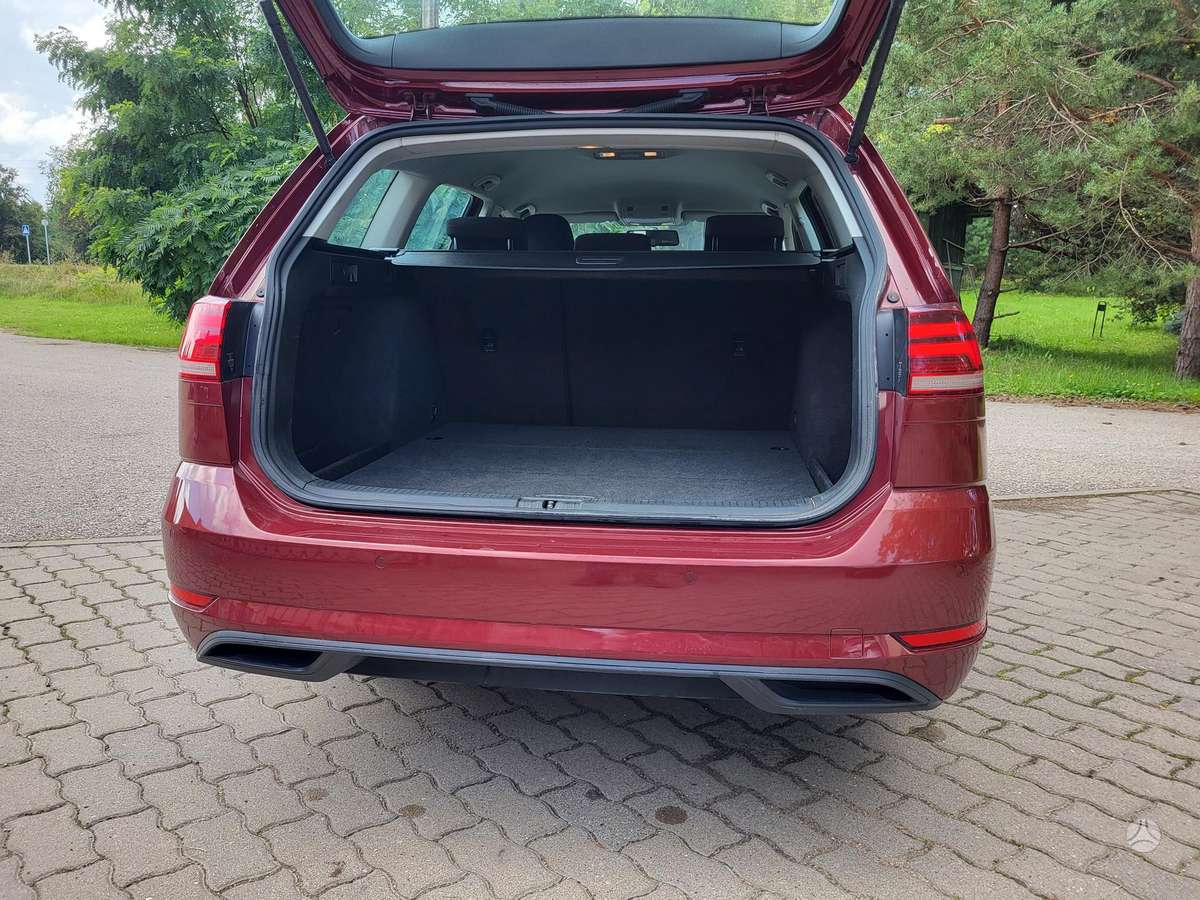 Volkswagen Golf - 2