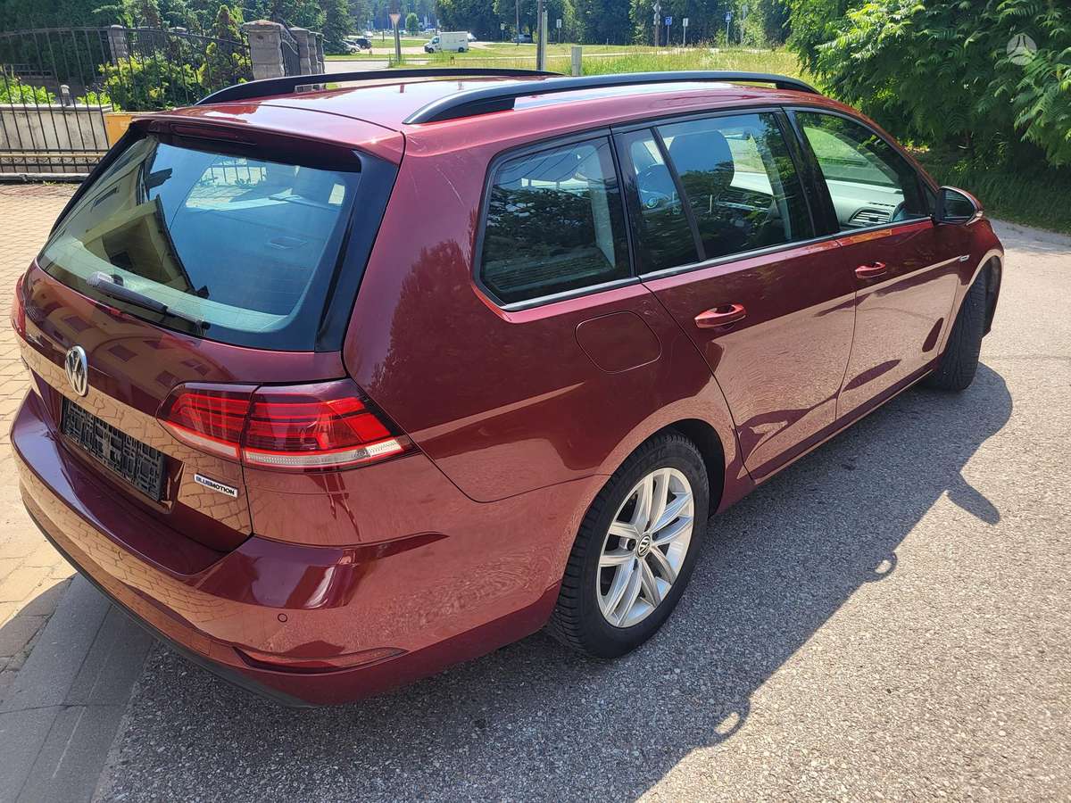 Volkswagen Golf - 11