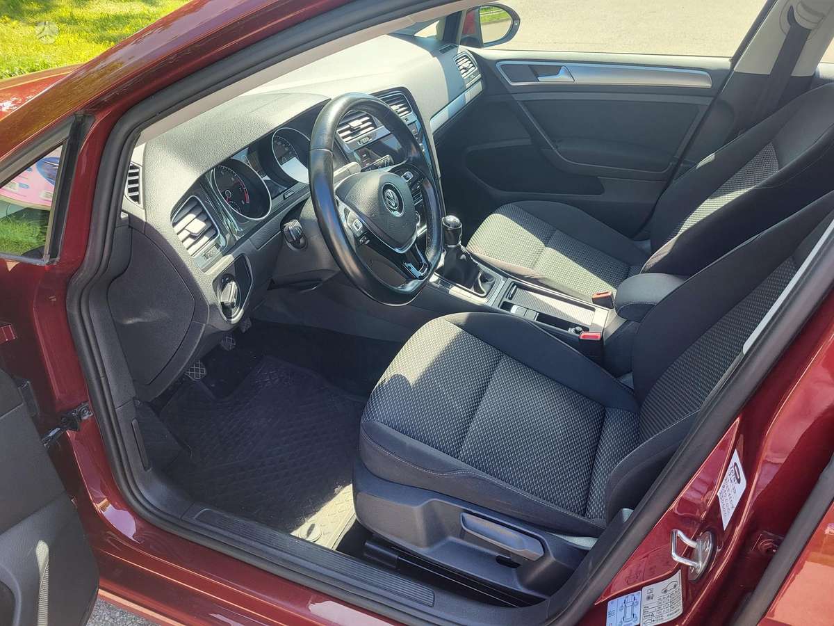 Volkswagen Golf - 6