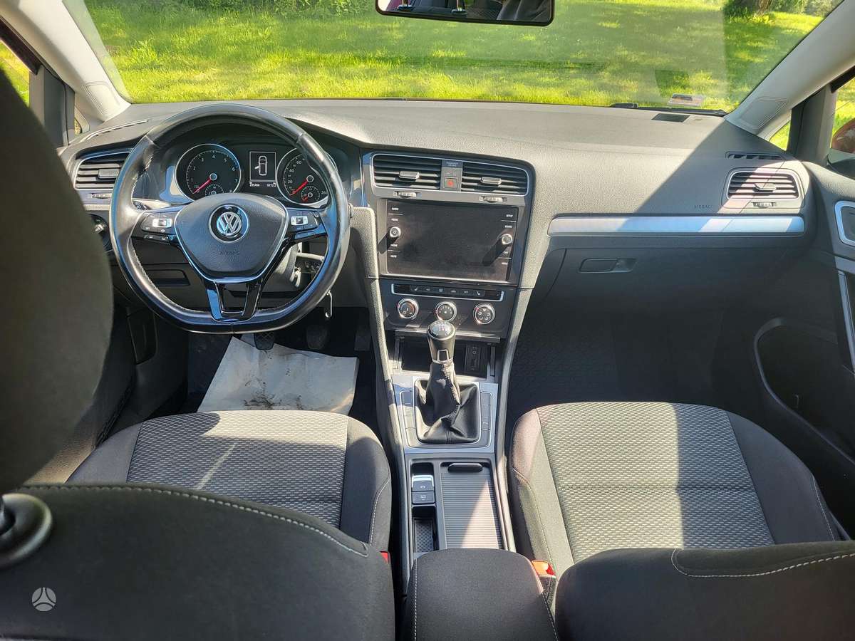 Volkswagen Golf - 3