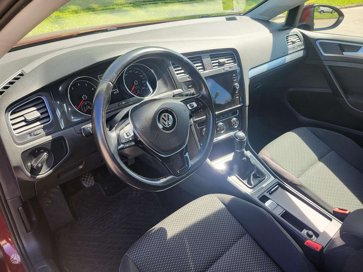 Volkswagen Golf - 9