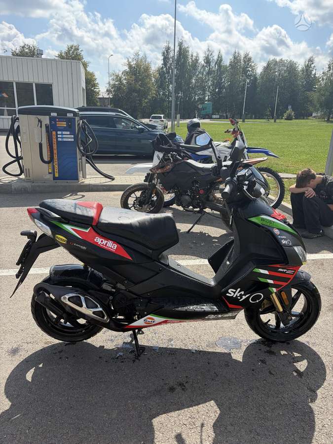 Aprilia SR 49cc, мотороллеры / мопеды