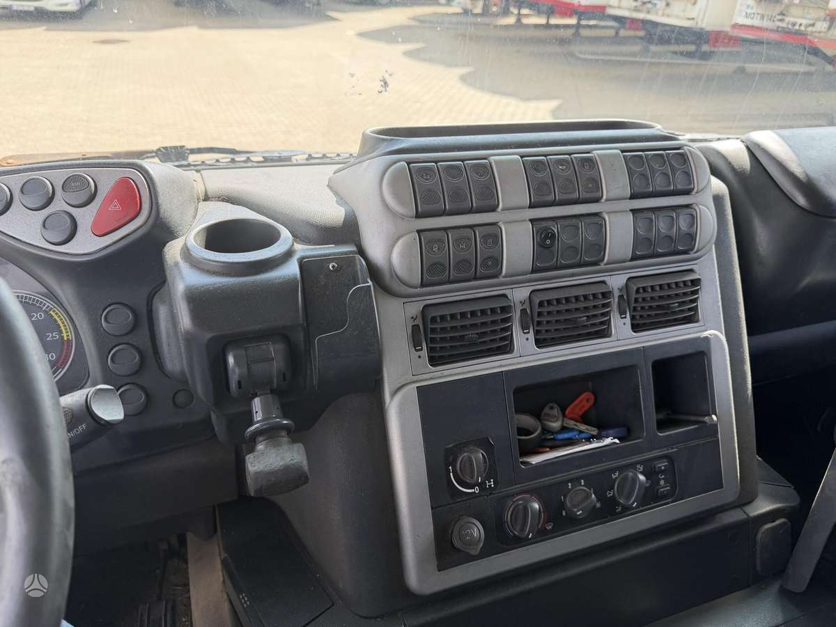 Iveco STRALIS 420, box trucks / box vans