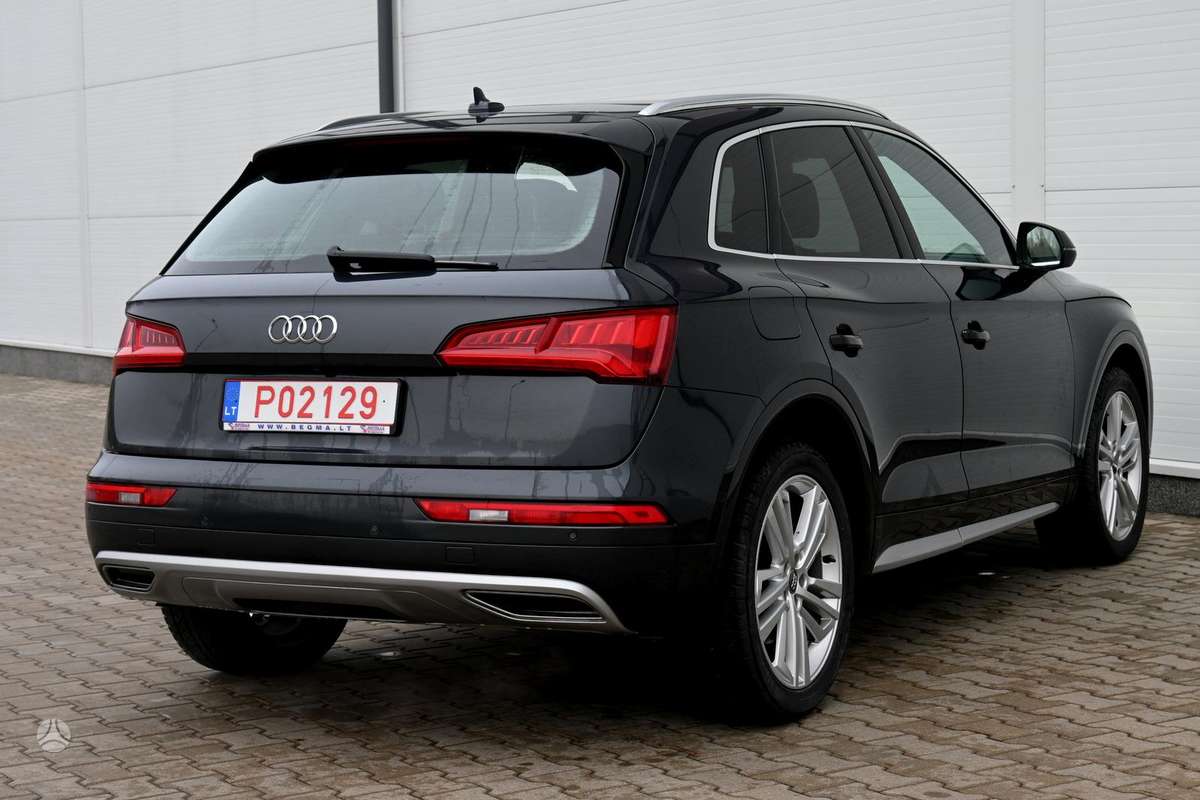 Audi Q5, 2.0 l., off-road / crossover