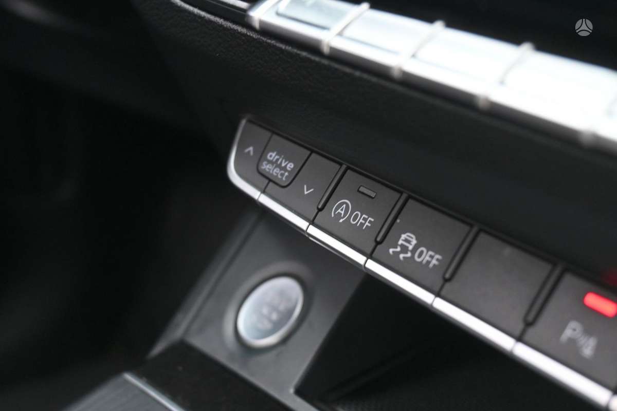 Audi Q5, 2.0 l., off-road / crossover