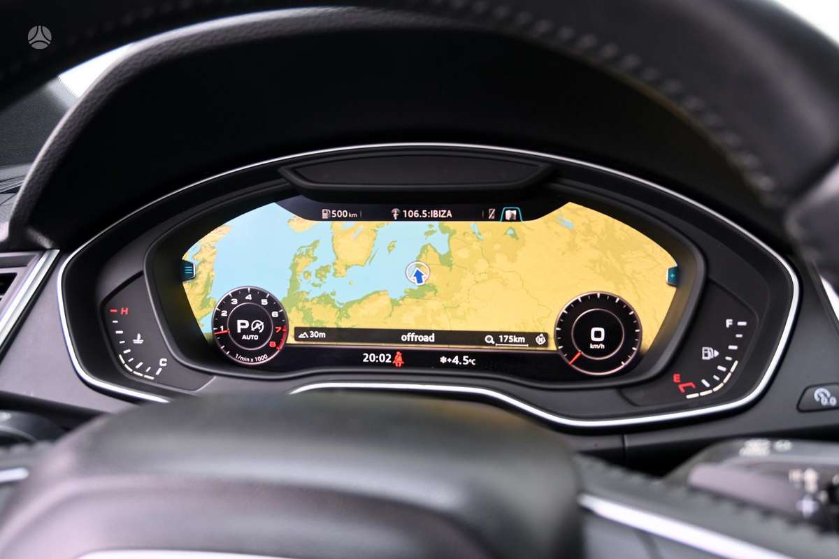 Audi Q5, 2.0 l., off-road / crossover