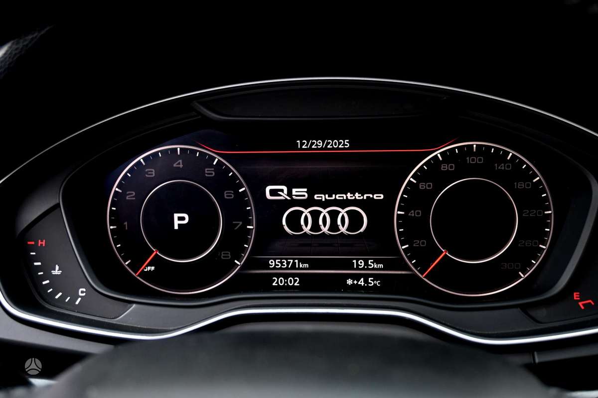 Audi Q5, 2.0 l., off-road / crossover